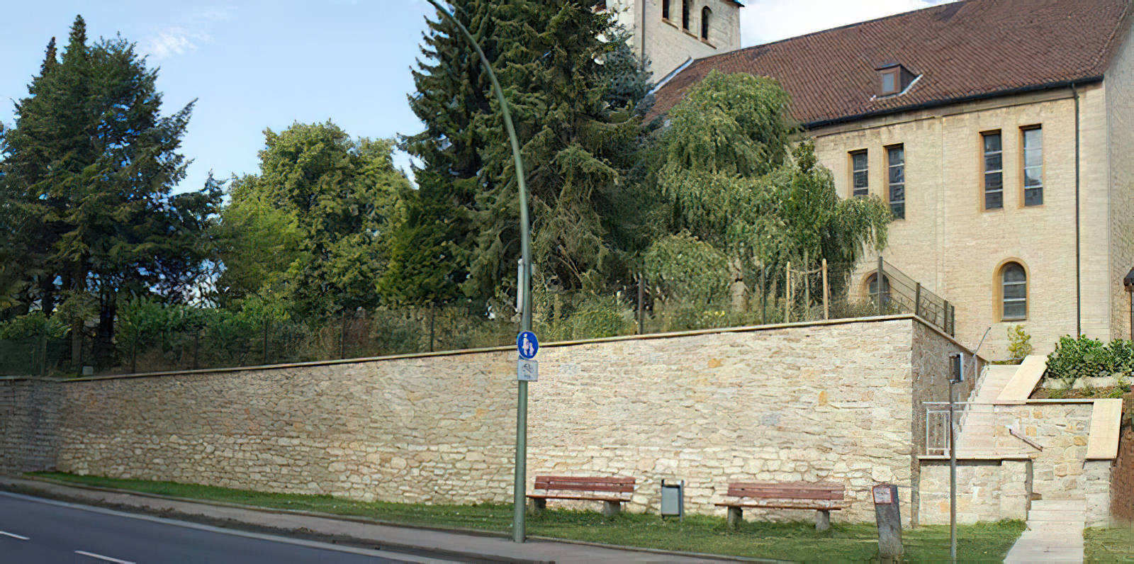 Bruchsteinmauer in Jöllenbeck